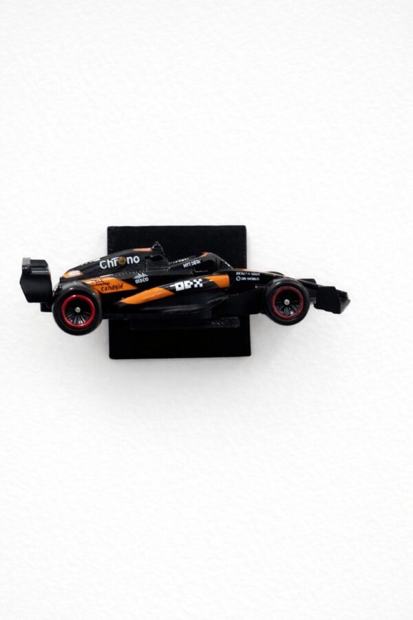 1:64 Black Wall stand