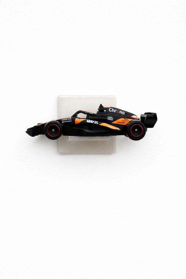 1:64 Semi Transparent Wall stand