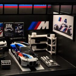 1:64 Garage with Workable Lift